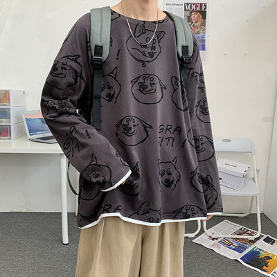 Tricou larg pentru bărbați cu decolteu oval și aplicație