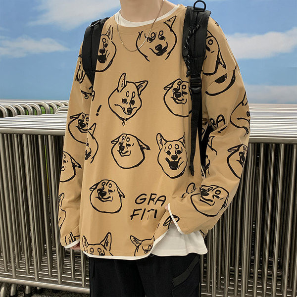 Tricou larg pentru bărbați cu decolteu oval și aplicație