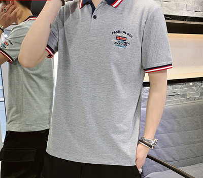 Ανδρικό μπλουζάκι με κλασικό κολάρο και κοντά μανίκια