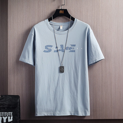 Tricou pentru bărbați cu decolteu rotund și aplicație colorată