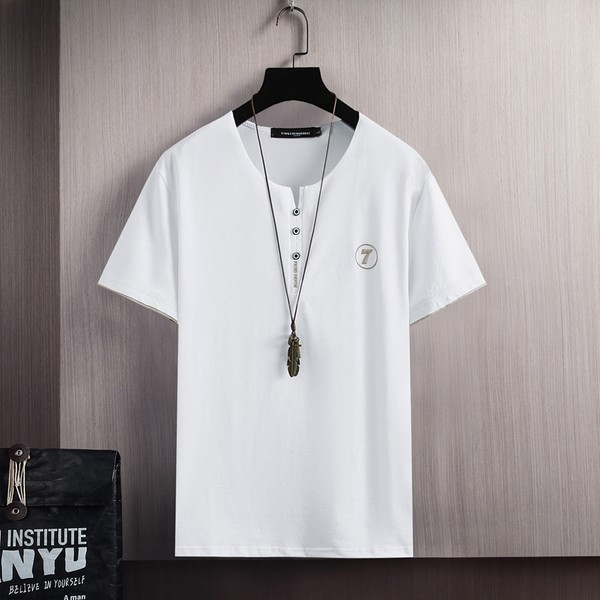 Tricou modern pentru bărbați cu decolteu și nasturi spitz