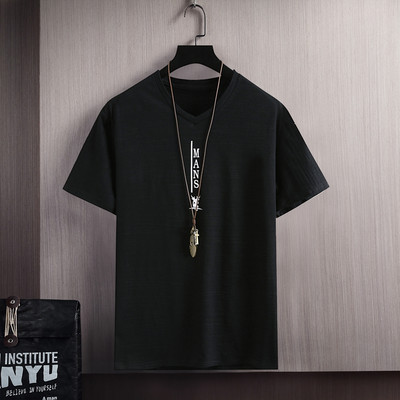 Tricou casual cu inscripție și decolteu spitz pentru bărbați