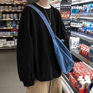 Muška široka bluza s ovalnim izrezom u različitim bojama