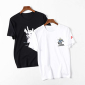 Tricou de vară pentru bărbați cu o aplicație potrivită pentru utilizarea de zi cu zi