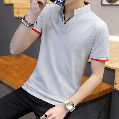 Novi model muške majice sa špic izrezom i kratkim rukavima