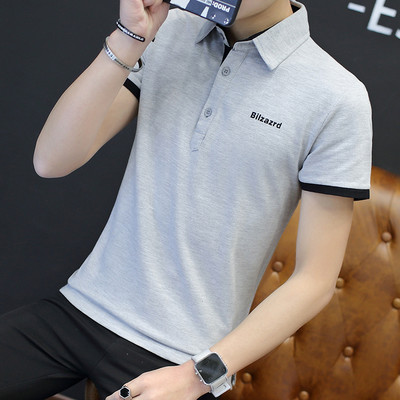 Novi model muške majice sa špic izrezom i kratkim rukavima