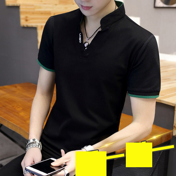 Novi model muške majice sa špic izrezom i kratkim rukavima