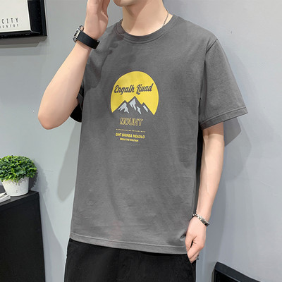 Ljetna muška majica s ovalnim izrezom i kratkim rukavima