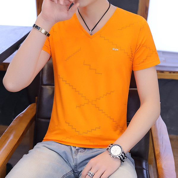 Tricou pentru bărbați cu decolteu spitz și mâneci scurte