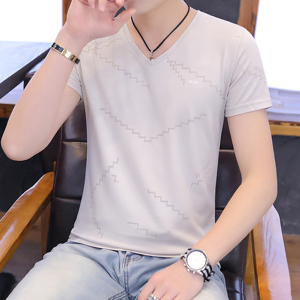 Tricou pentru bărbați cu decolteu spitz și mâneci scurte