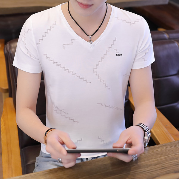 Tricou pentru bărbați cu decolteu spitz și mâneci scurte