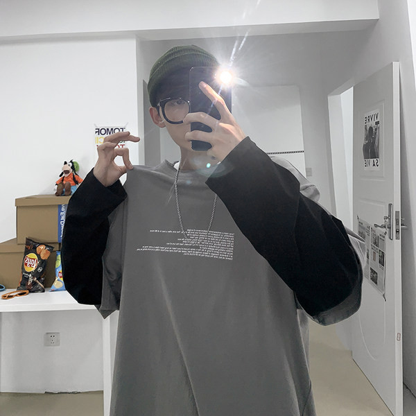 Bluză bărbătească cu decolteu oval și inscripții în mai multe culori