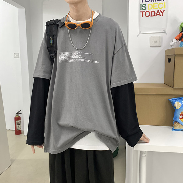 Bluză bărbătească cu decolteu oval și inscripții în mai multe culori