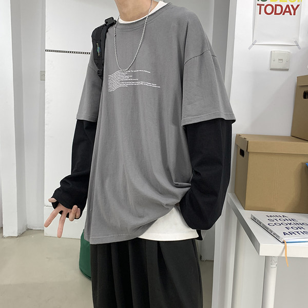 Bluză bărbătească cu decolteu oval și inscripții în mai multe culori