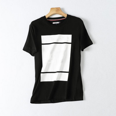 Ежедневна мъжка тениска с къс ръкав и овално деколте