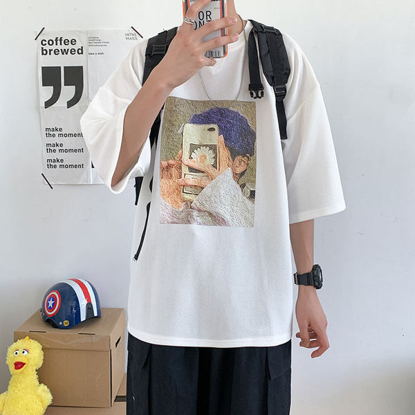 Мъжка ежедневна тениска с щампа и овално деколте 