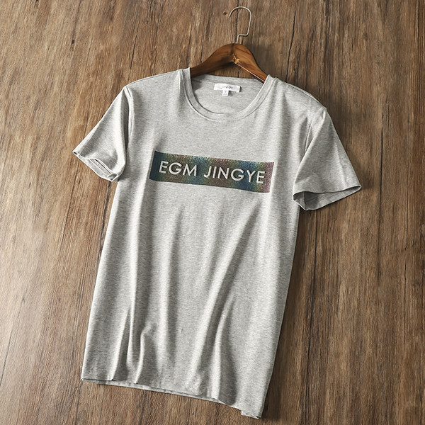 Tricou bărbătesc de vară cu inscripție 3D și aplicare de culoare