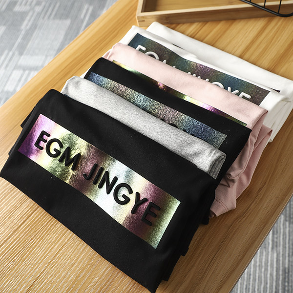 Tricou bărbătesc de vară cu inscripție 3D și aplicare de culoare