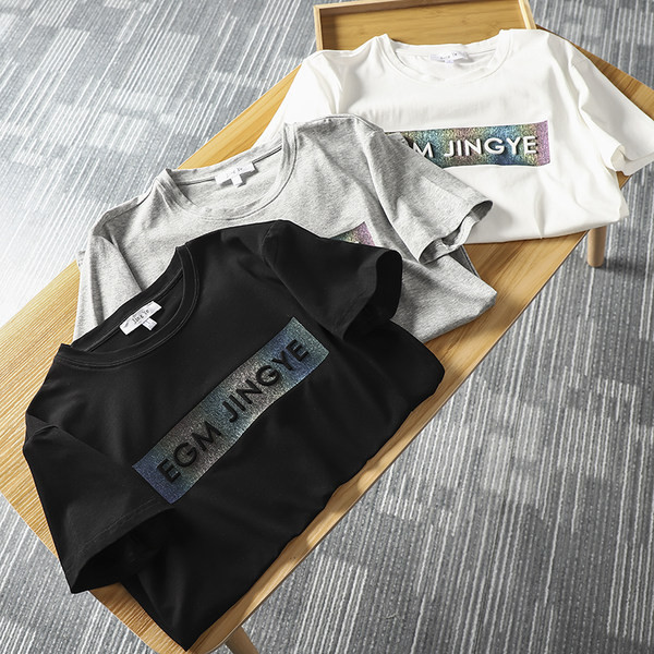 Tricou bărbătesc de vară cu inscripție 3D și aplicare de culoare