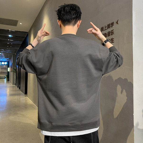 Bluză bărbătească cu inscripție și mâneci lungi