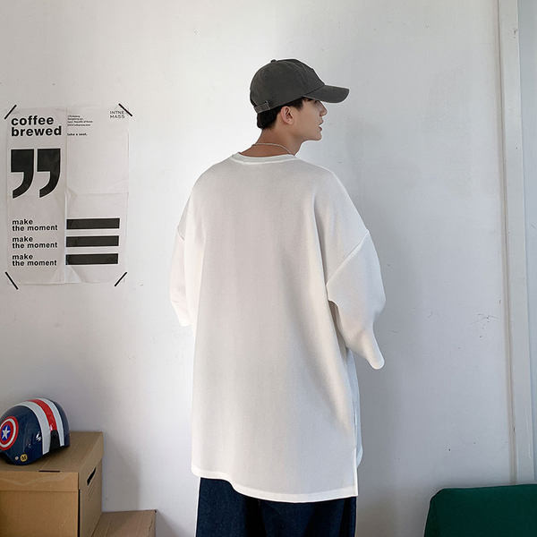 Tricou casual barbatesc cu decolteu oval si imprimeu