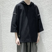 Bluză largă pentru bărbați, cu glugă și nasturi în alb și negru