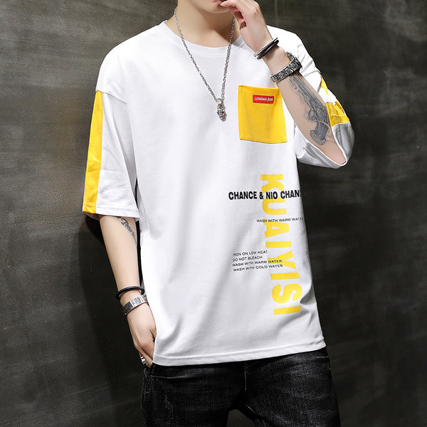 Tricou larg pentru bărbați cu inscripții și buzunar