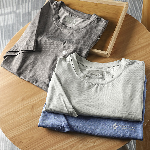 Tricou casual barbatesc cu maneci scurte si decolteu rotund