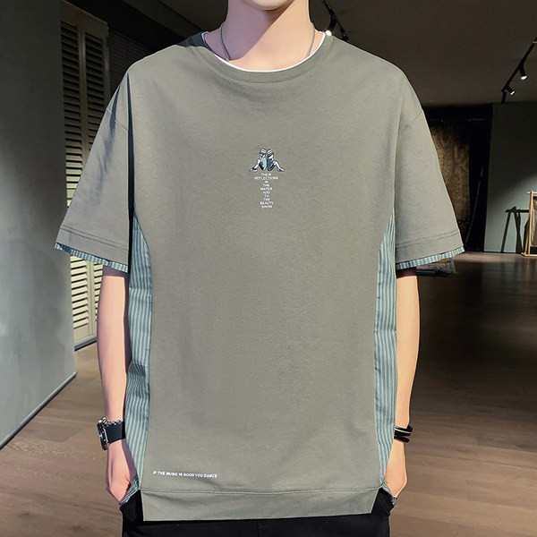 Tricou pentru bărbați cu inscripții și mâneci scurte