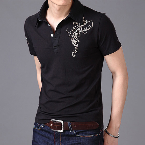 Bluză de vară cu broderie și guler clasic