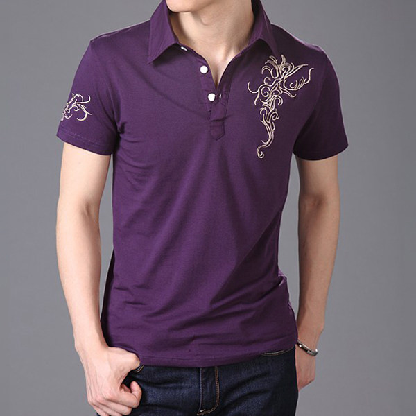 Bluză de vară cu broderie și guler clasic