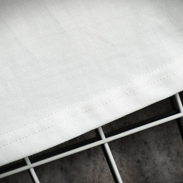 Tricou barbatesc cu imprimeu si decolteu oval