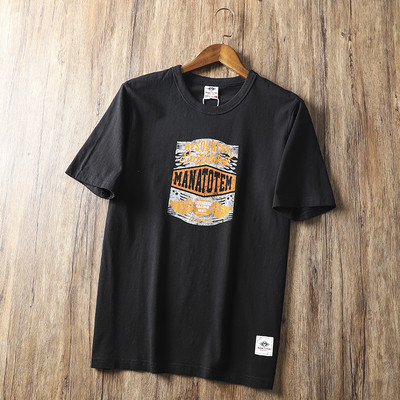 Tricou casual barbatesc cu aplicatie colorata si maneci scurte