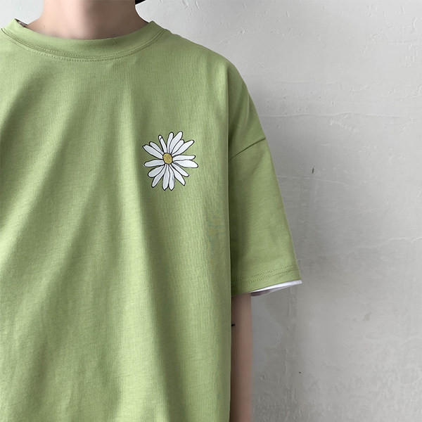 Tricou larg pentru bărbați cu aplicație de flori