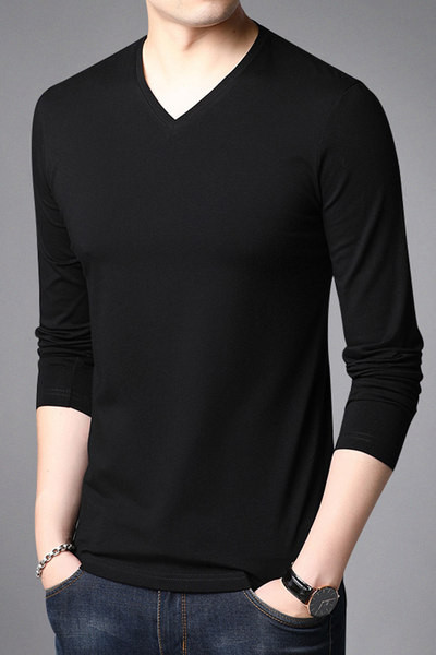 Bluză în formă de primăvară cu decolteu spitz