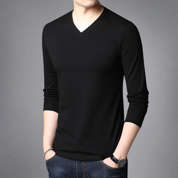 Bluză în formă de primăvară cu decolteu spitz