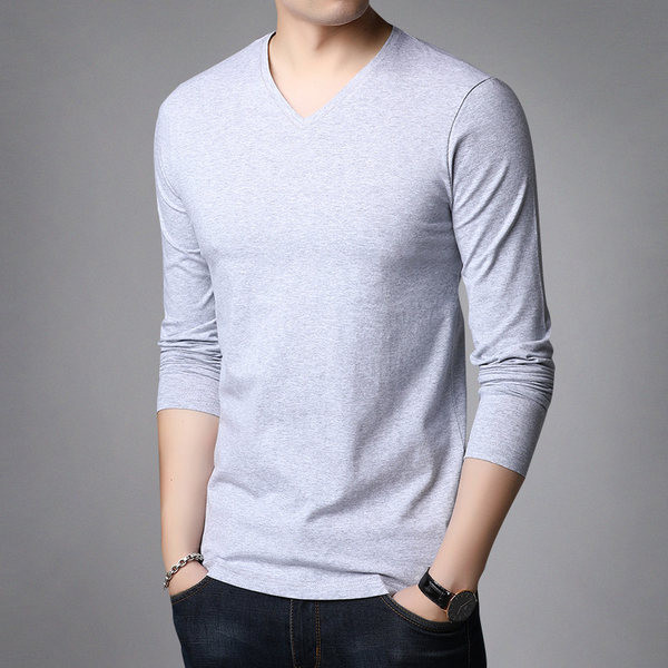 Bluză în formă de primăvară cu decolteu spitz