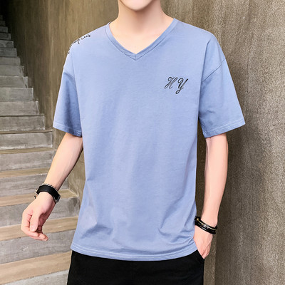 Tricou barbatesc model nou cu decolteu spitz si inscriptionare