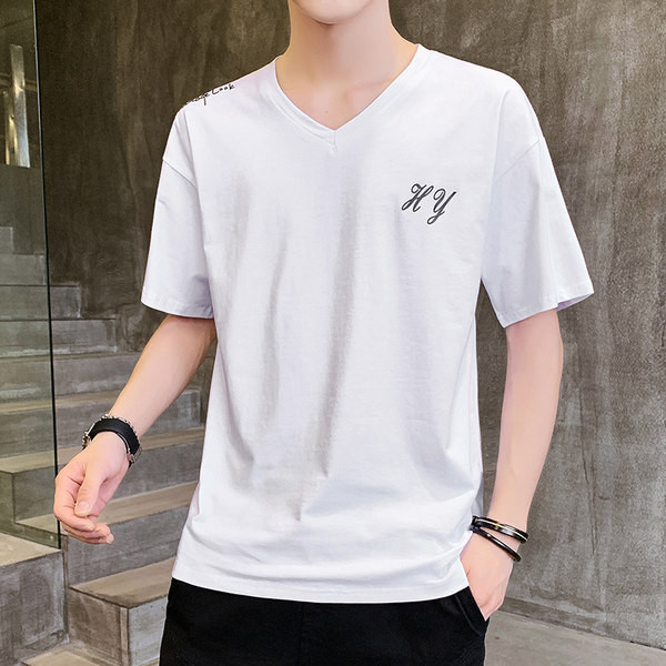 Tricou barbatesc model nou cu decolteu spitz si inscriptionare