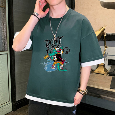 Tricou casual cu aplicatie si maneci scurte in mai multe culori pentru barbati