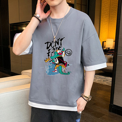 Tricou casual cu aplicatie si maneci scurte in mai multe culori pentru barbati