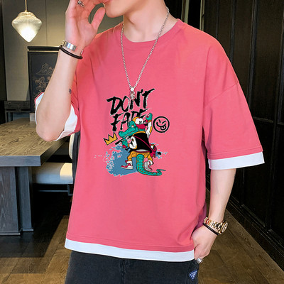 Tricou casual cu aplicatie si maneci scurte in mai multe culori pentru barbati