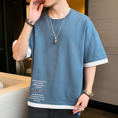 Tricou casual cu aplicatie si maneci scurte in mai multe culori pentru barbati