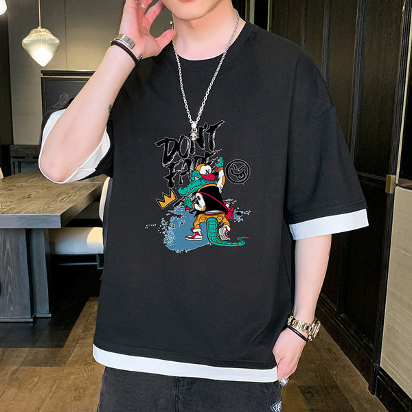 Tricou casual cu aplicatie si maneci scurte in mai multe culori pentru barbati