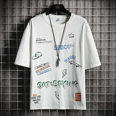 Tricou casual barbatesc cu decolteu oval cu inscriptii