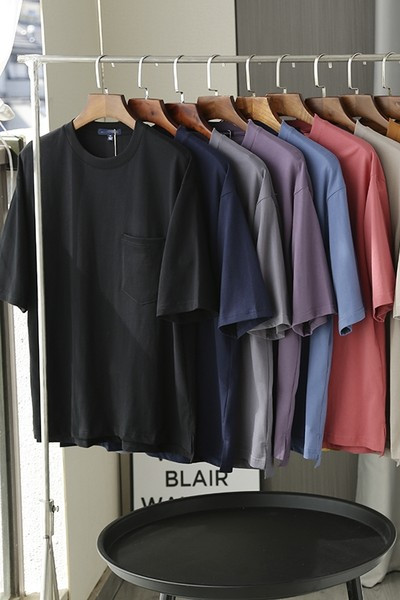 Tricou barbatesc monocolor cu buzunar