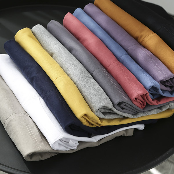 Tricou barbatesc monocolor cu buzunar