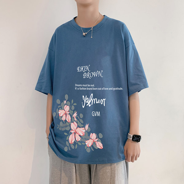 Tricou barbatesc cu model floral si decolteu rotund