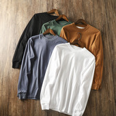 Bluză pentru bărbați de culoare uni, cu decolteu rotund și mâneci lungi