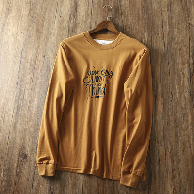 Bluză bărbătească cu mâneci lungi și aplicație